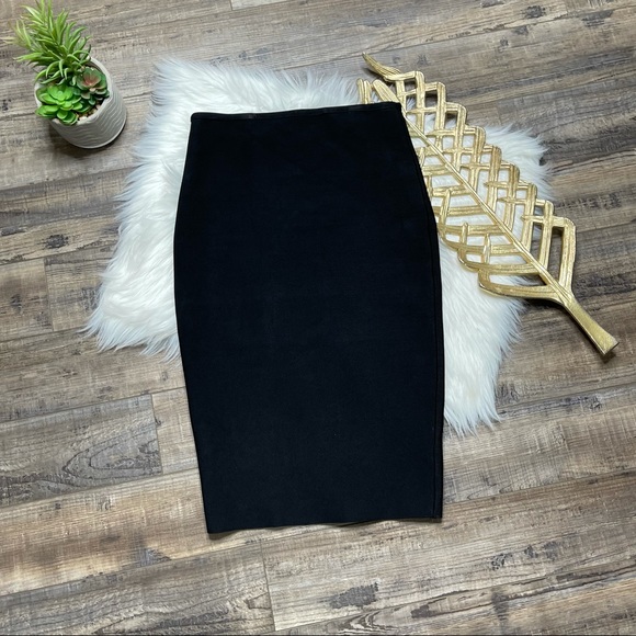 Gracia Dresses & Skirts - Gracia Bodycon Midi Pencil Skirt